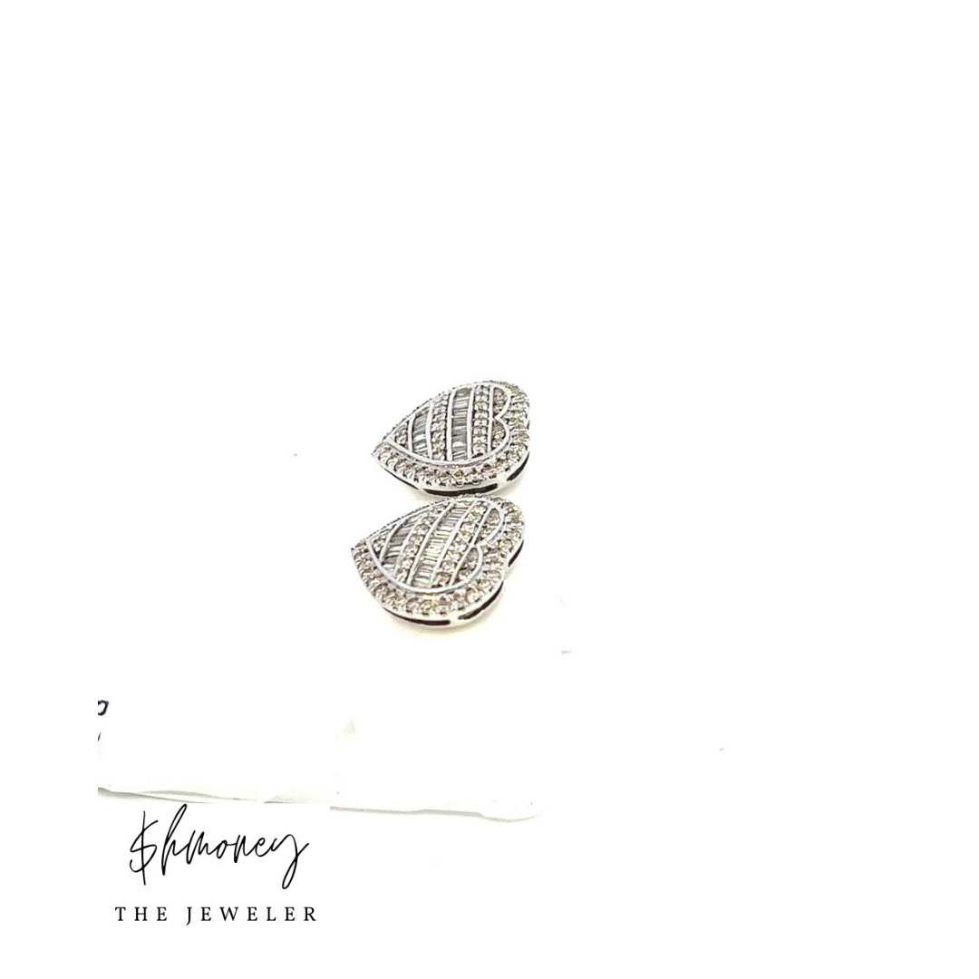 BAGUETTE HEART EARRING - $hmoney The Jeweler